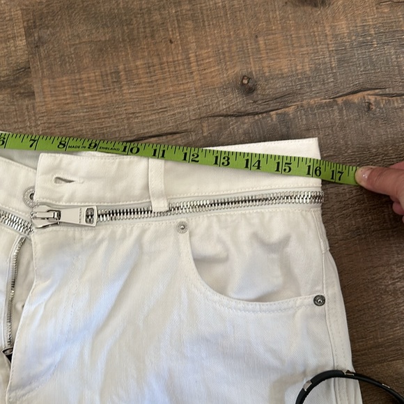 Balmain white zippered Jeans. Size 31 - Picture 10 of 11